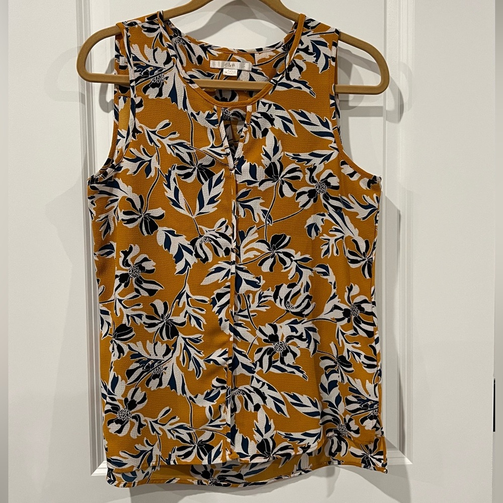 C&E Brown and White Floral Sleeveless Blouse Size M